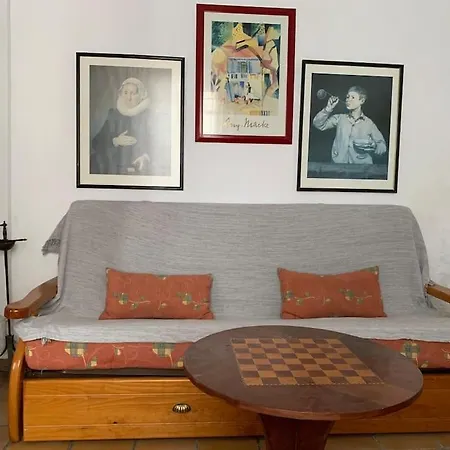 Ca Corrales: En La Playa, Pero En El Pueblo Будинок відпочинку