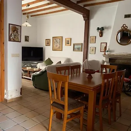 Ca Corrales: En La Playa, Pero En El Pueblo Кальпе