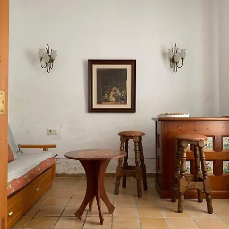 Ca Corrales: En La Playa, Pero En El Pueblo *