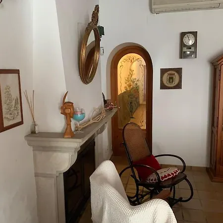 Ca Corrales: En La Playa, Pero En El Pueblo Кальпе