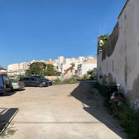 Ca Corrales: En La Playa, Pero En El Pueblo *