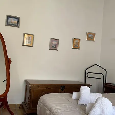 Ca Corrales: En La Playa, Pero En El Pueblo * Calpe