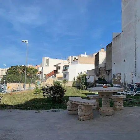Hébergement de vacances Ca Corrales: En La Playa, Pero En El Pueblo *