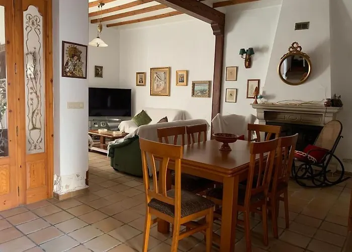 Ca Corrales: En La Playa, Pero En El Pueblo Calpe