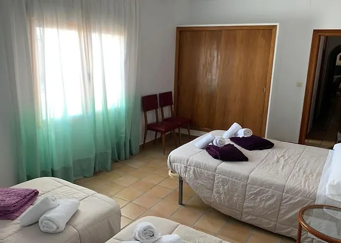 Ca Corrales: En La Playa, Pero En El Pueblo Calpe