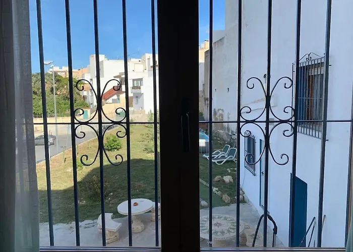 Ca Corrales: En La Playa, Pero En El Pueblo Calpe