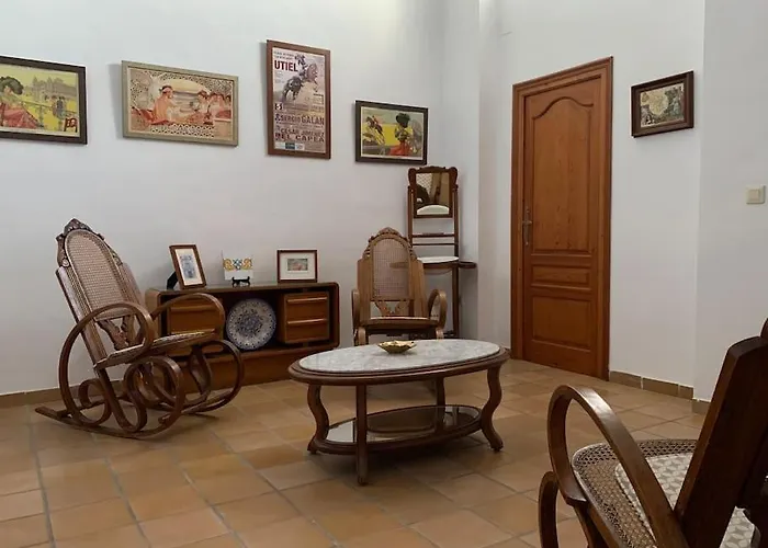 Ca Corrales: En La Playa, Pero En El Pueblo * Calpe