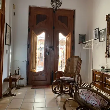 Ca Corrales: En La Playa, Pero En El Pueblo * Calpe