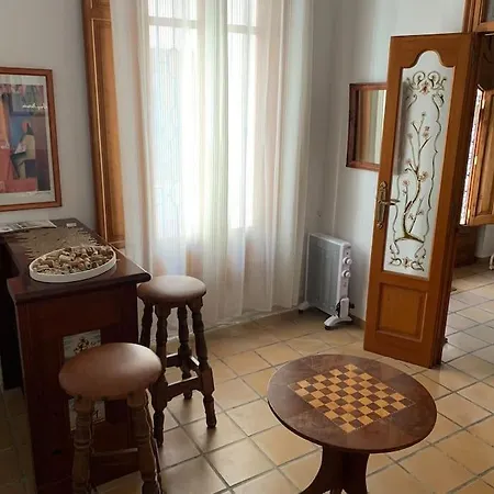 Ca Corrales: En La Playa, Pero En El Pueblo Feriehus