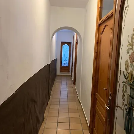 Ca Corrales: En La Playa, Pero En El Pueblo Calpe