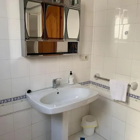 Ca Corrales: En La Playa, Pero En El Pueblo