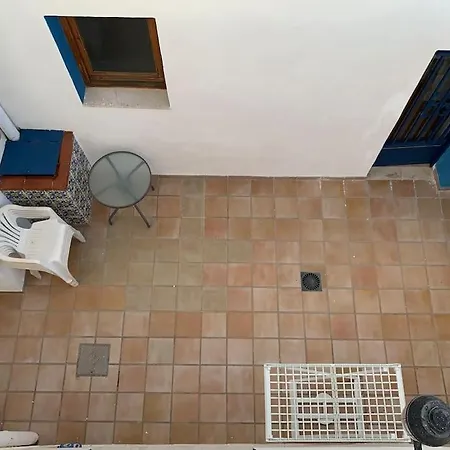 Ca Corrales: En La Playa, Pero En El Pueblo Feriehus *