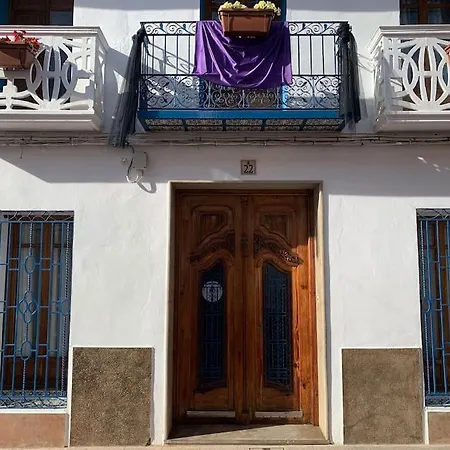 펜션 Ca Corrales: En La Playa, Pero En El Pueblo