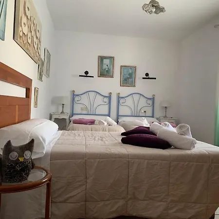 Casa vacanze Ca Corrales: En La Playa, Pero En El Pueblo *