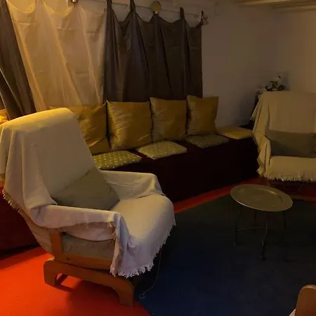 Feriehus Ca Corrales: En La Playa, Pero En El Pueblo