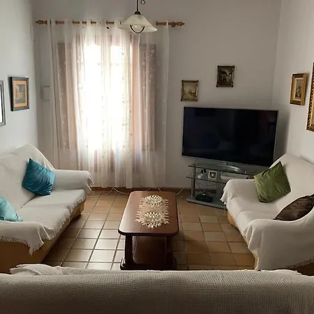 Ca Corrales: En La Playa, Pero En El Pueblo Κάλπε