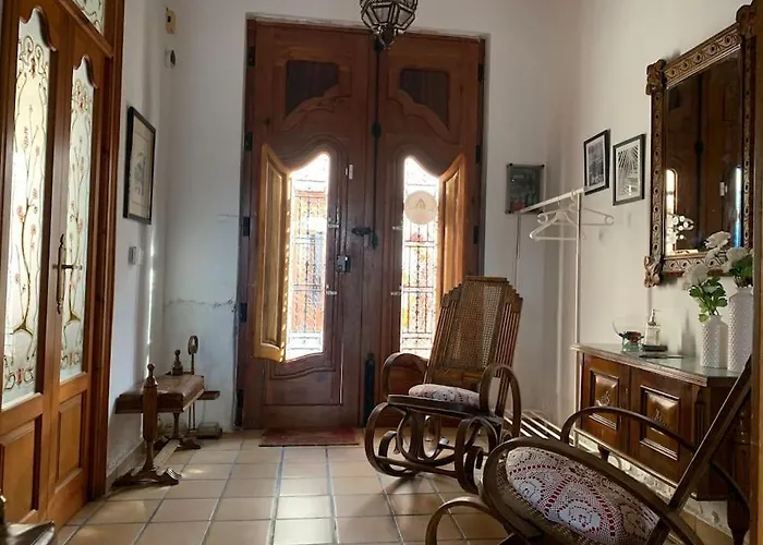 Ca Corrales: En La Playa, Pero En El Pueblo * Calpe