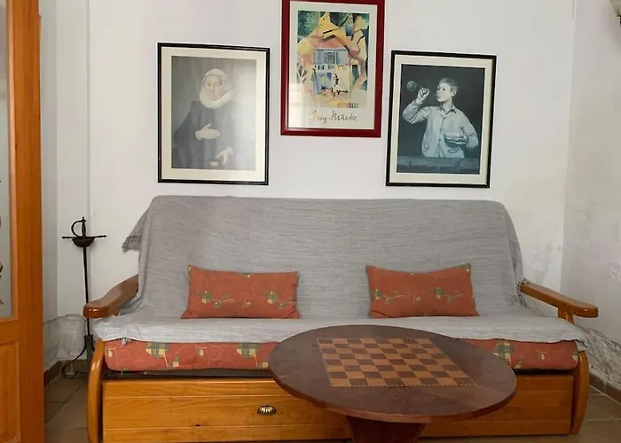 Ca Corrales: En La Playa, Pero En El Pueblo Holiday home