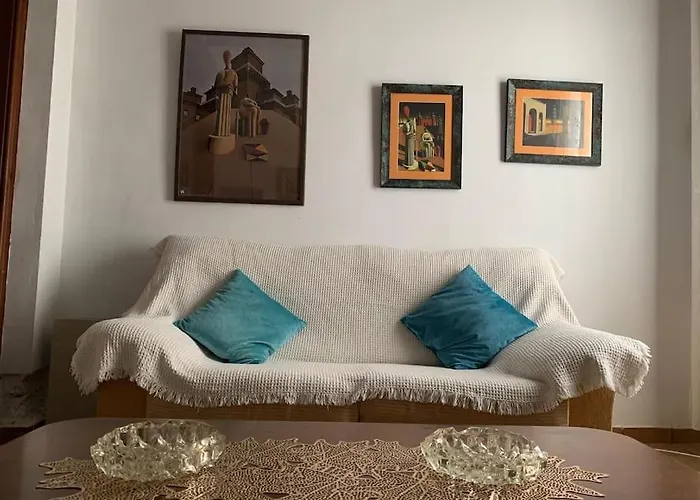 Ca Corrales: En La Playa, Pero En El Pueblo