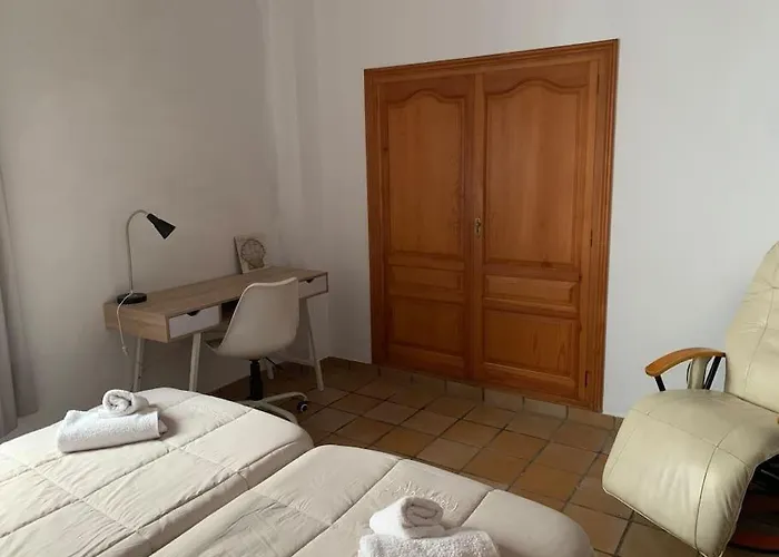 Ca Corrales: En La Playa, Pero En El Pueblo Holiday home *