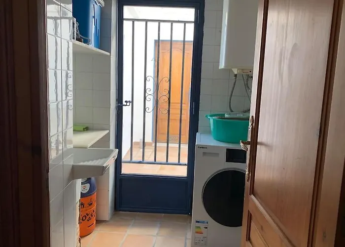 Ca Corrales: En La Playa, Pero En El Pueblo * Calpe