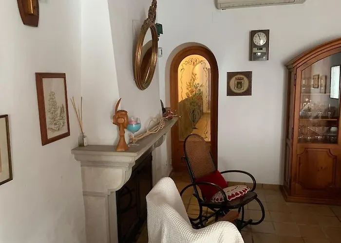 Ca Corrales: En La Playa, Pero En El Pueblo Calpe