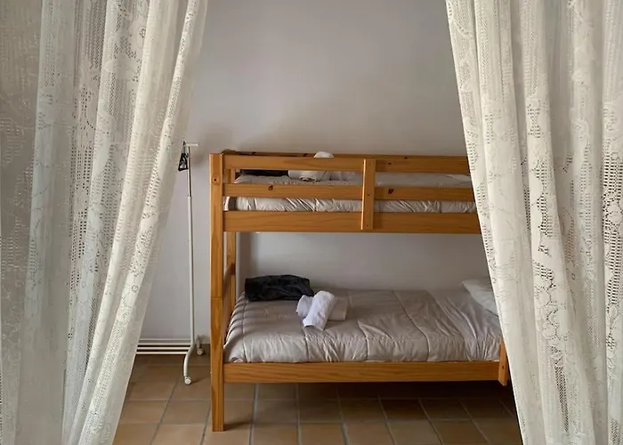 Ca Corrales: En La Playa, Pero En El Pueblo *