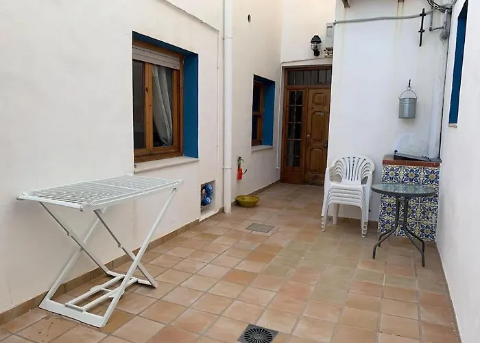 Ca Corrales: En La Playa, Pero En El Pueblo Holiday home *