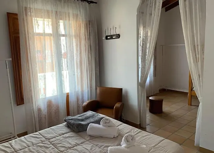 Ca Corrales: En La Playa, Pero En El Pueblo Calpe