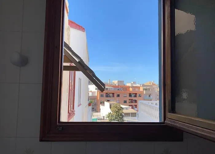 Ca Corrales: En La Playa, Pero En El Pueblo *