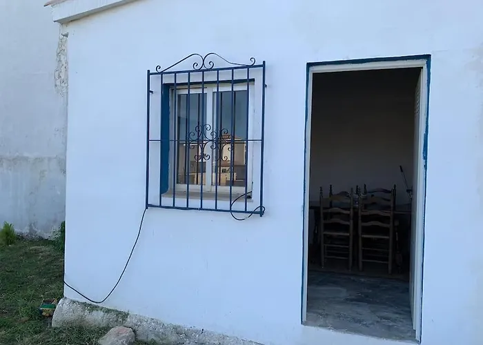 Ca Corrales: En La Playa, Pero En El Pueblo