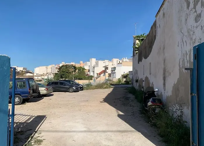 Ca Corrales: En La Playa, Pero En El Pueblo *