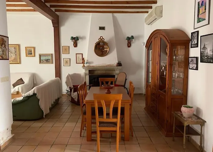 Ca Corrales: En La Playa, Pero En El Pueblo Holiday home Calpe